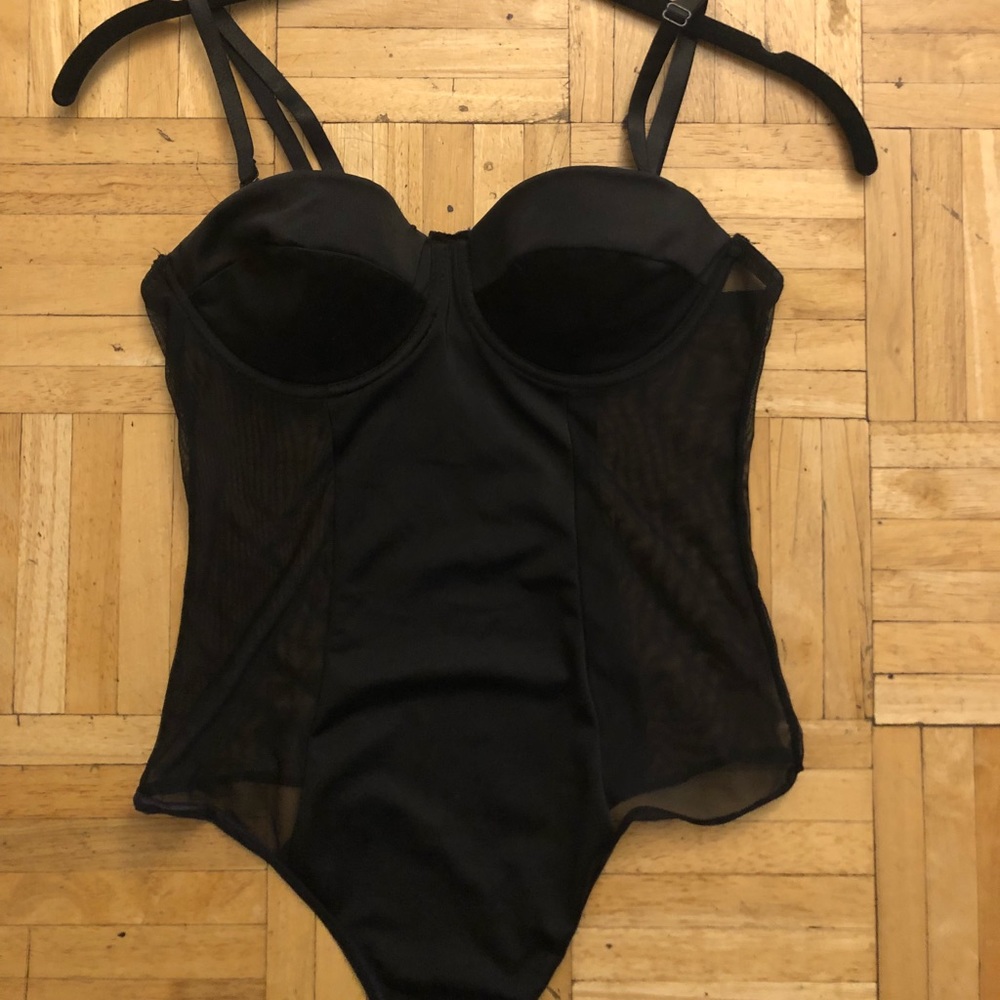 Cute black bustier